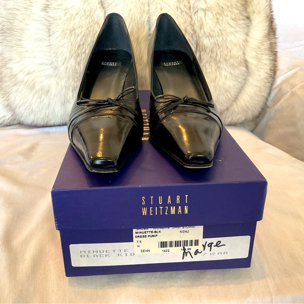 Stuart 7.5N, 7.5AA Black Leather Pumps